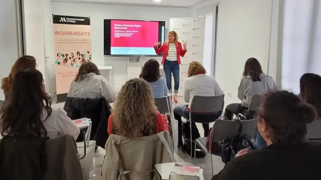 Taller-del-Womanday-organizado-por-Amupema-en-Benahavis-foto-Amupema (1)